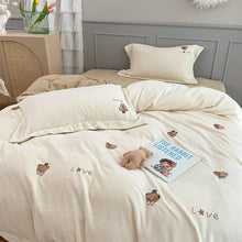 画像をギャラリービューアに読み込む, bear embroidery bed linen set | クマ刺繍ベットリネン4点セット
