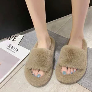 fur slippers | 毛皮スリッパ